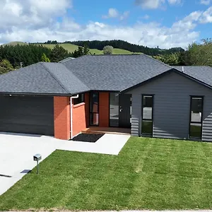 https://brand-new-house-with-5-bedroom-and-3-full-bathroom.rotoruahotelsnz.com